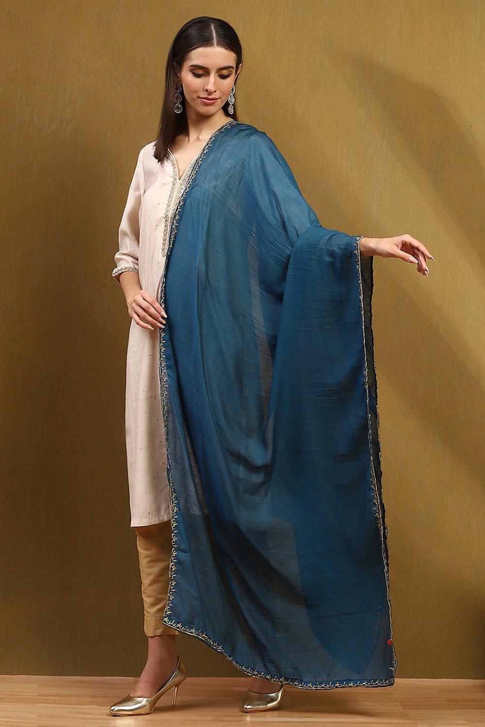 Gold Polyester Dupatta image number 2