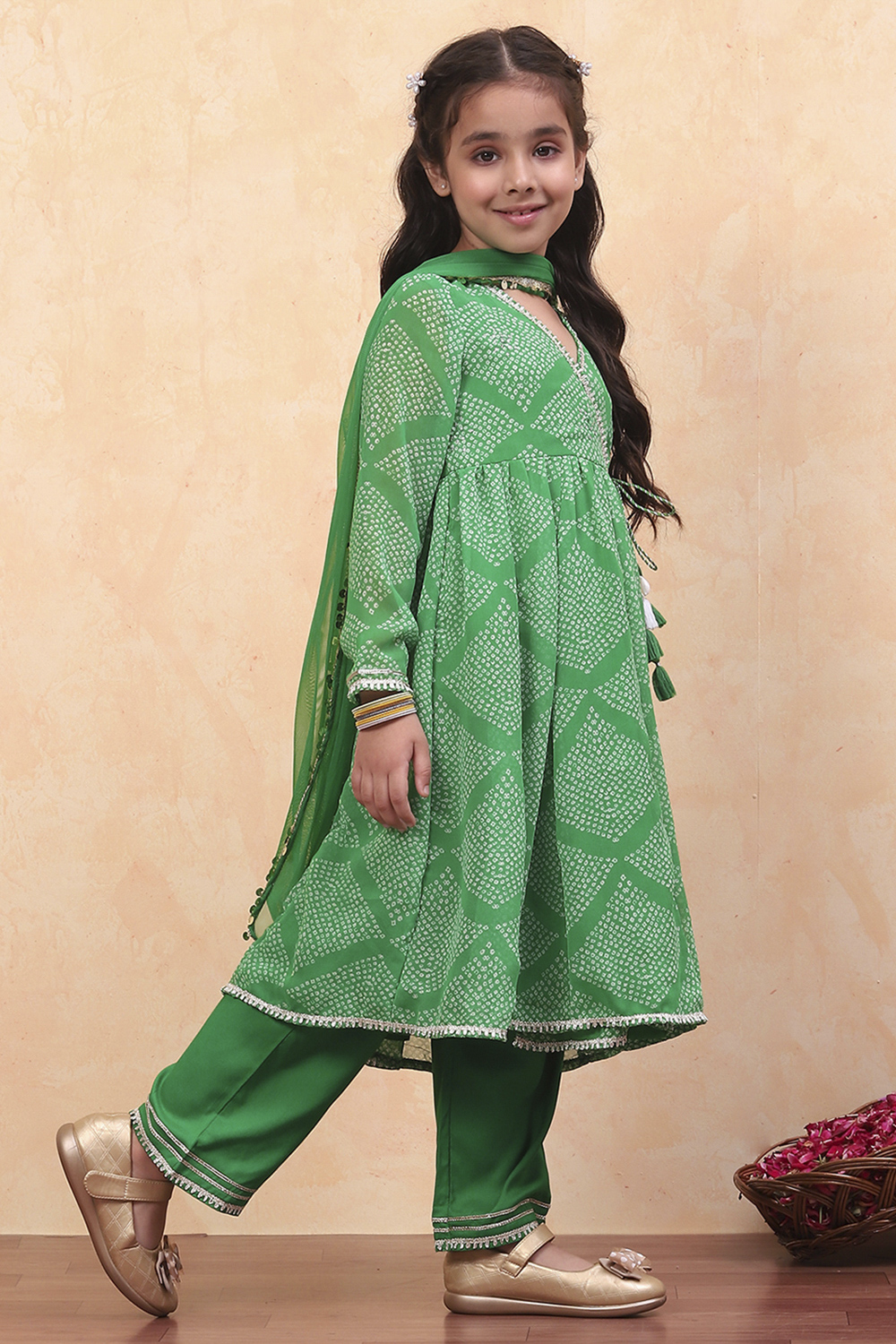 Green Polyester Blend Layered Suit Set image number 5