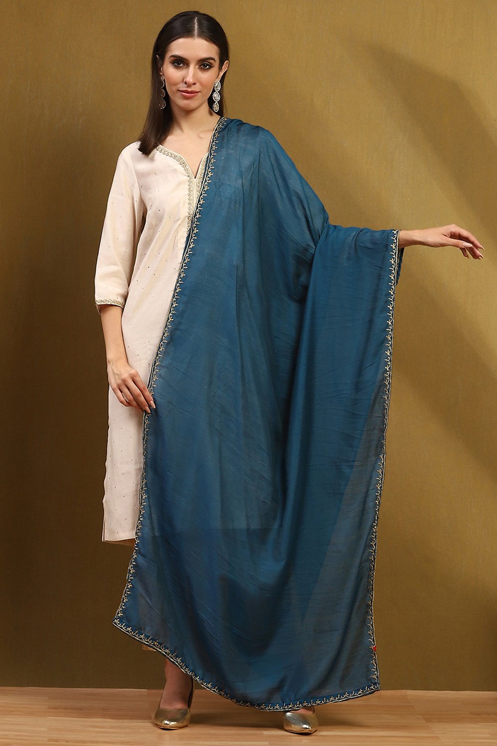 Gold Polyester Dupatta image number 4