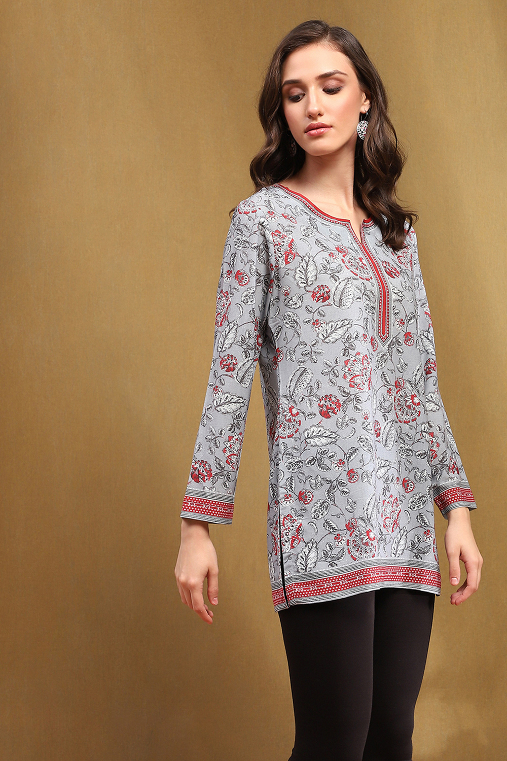 Grey Floral Printed Regular Fit Straight Kurti image number 4