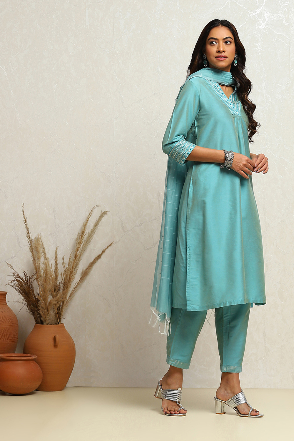 Light Pink Solid Festive Straight Suit Set image number 5