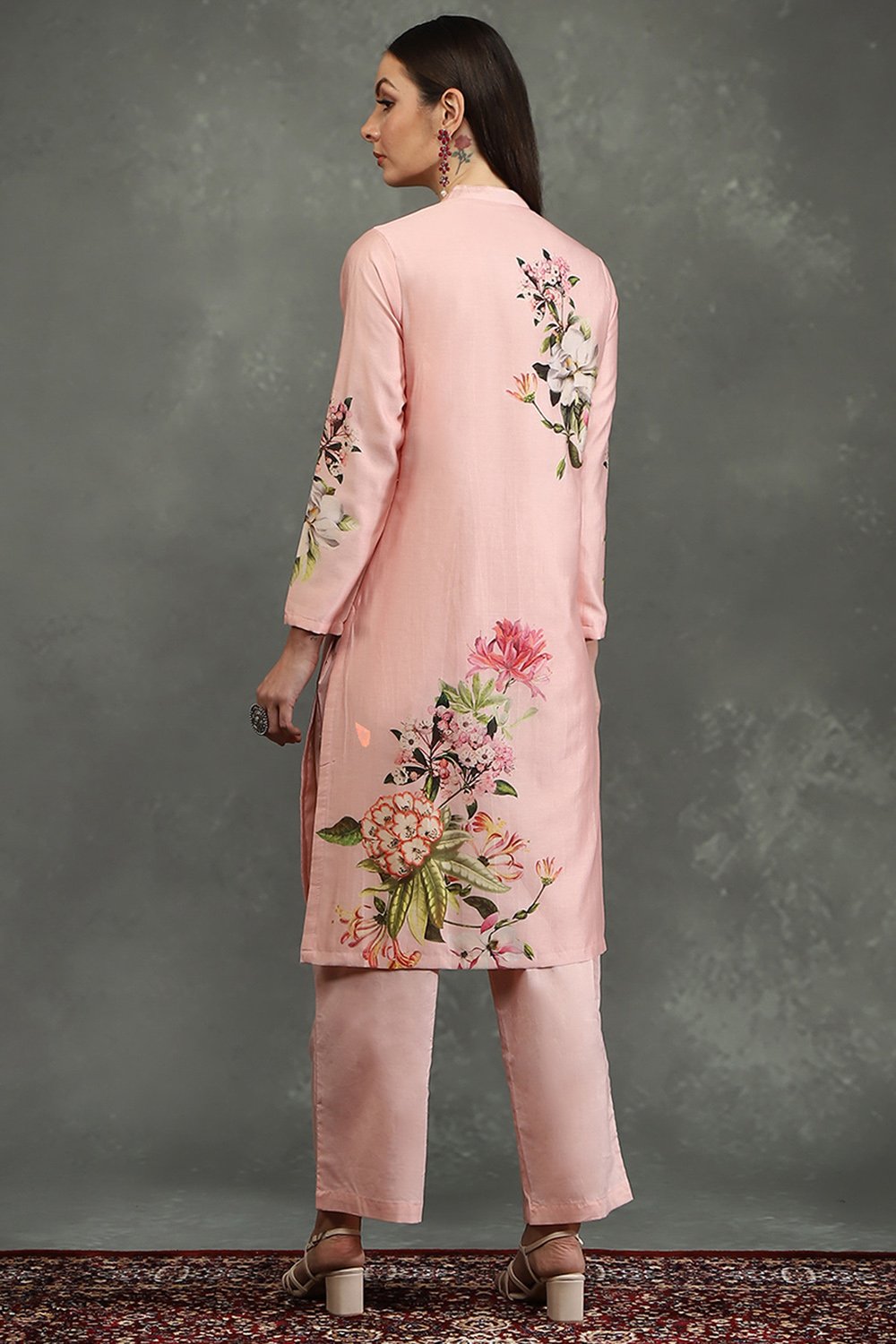 Rohit Bal Light Pink Silk Chanderi Floral Straight Kurta Set image number 3