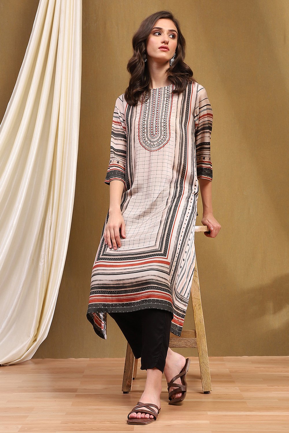 Beige Geometric Printed Straight Kurta image number 0