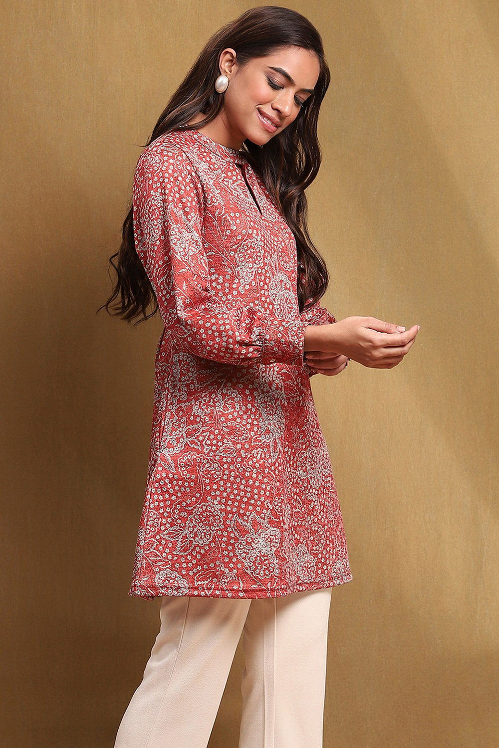 Red Knit Straight Kurti image number 4