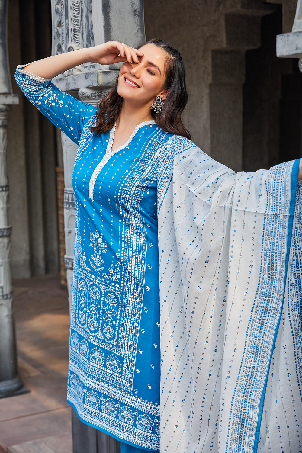 Blue Cotton Printed Straight Kurta & Pants Suit Set image number 6