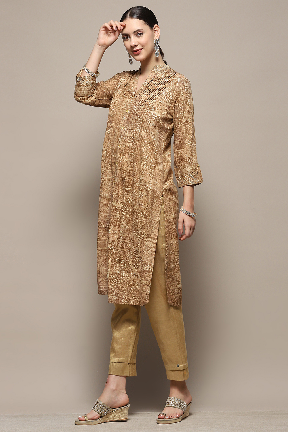 Beige Gathered Printed Straight Kurta image number 3