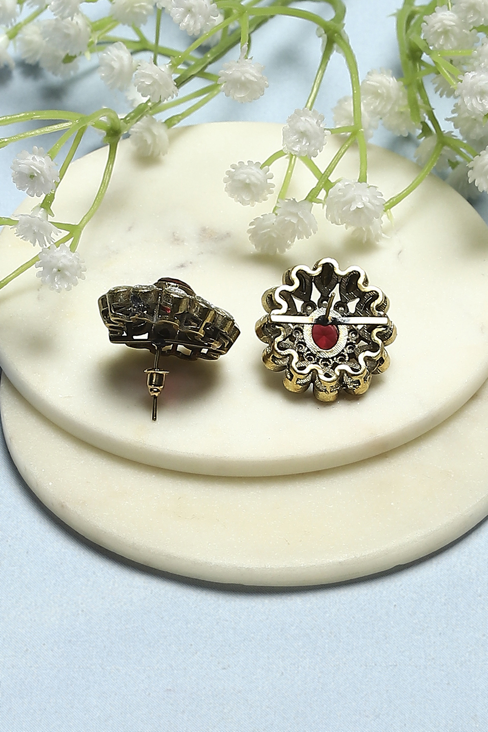 Red and White Gold-Plated Kundan Studded Studs image number 2