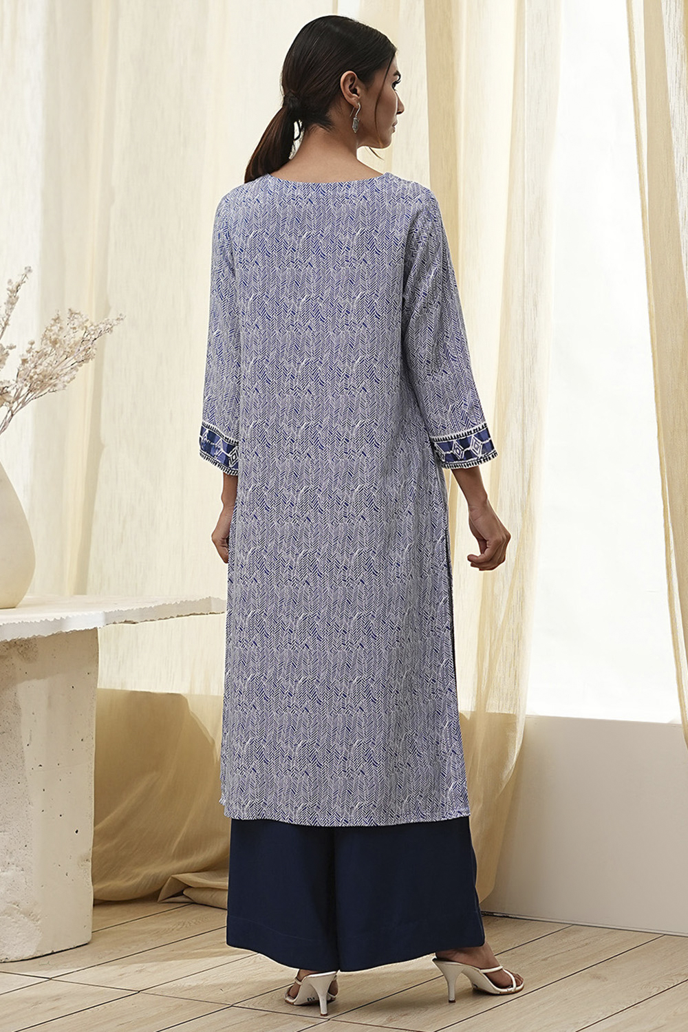 Indigo Viscose Rayon Straight Printed Kurta image number 3