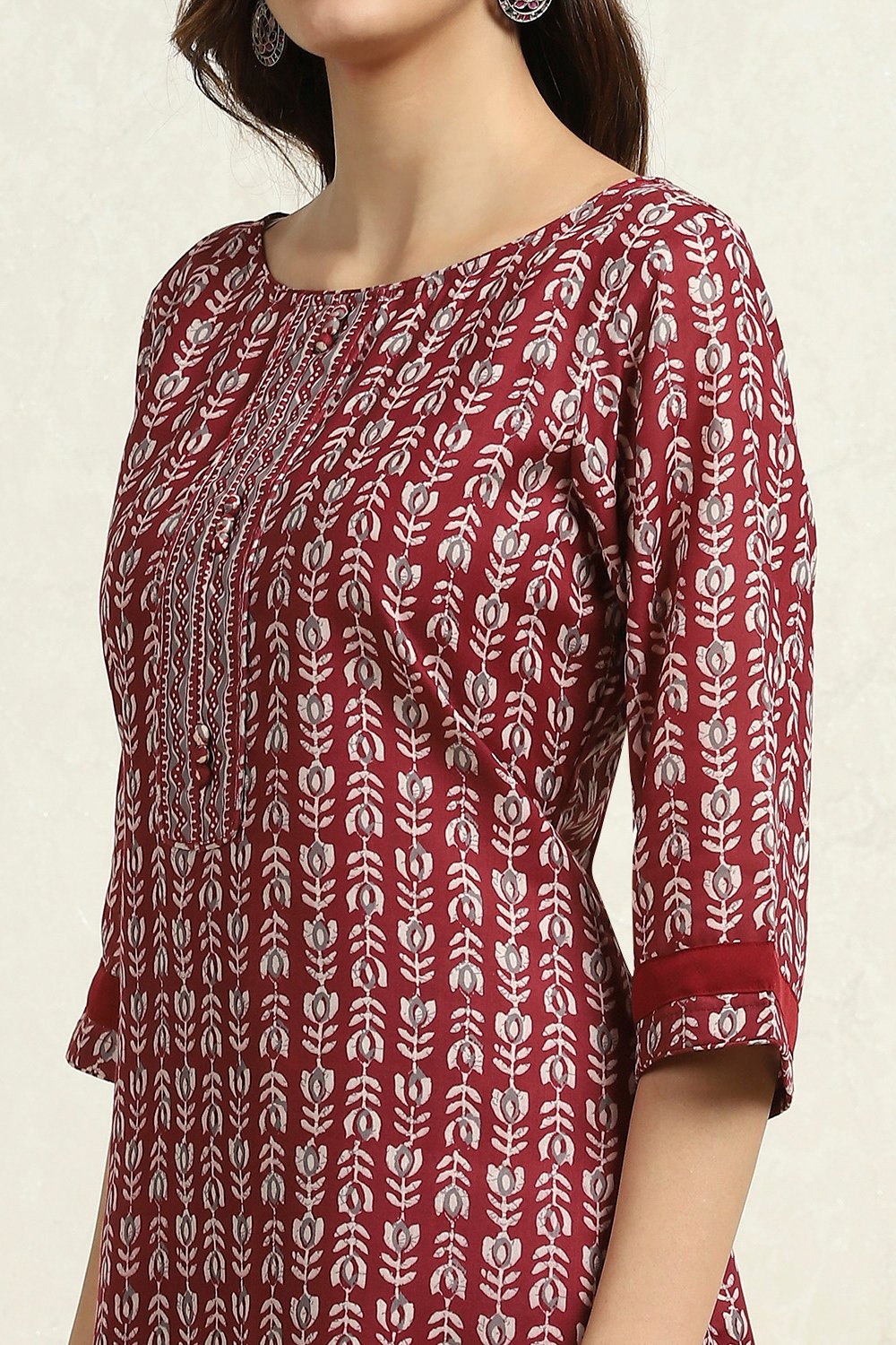 Red Cotton Blend Printed Unstitched Suit Set image number 2