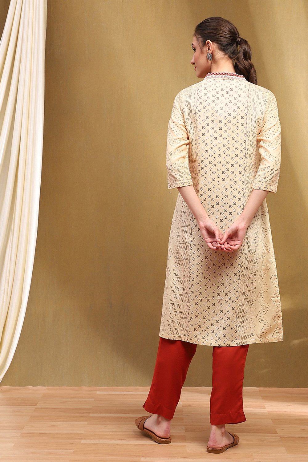 Cream-coloured Printed Regular Fit Straight Kurta image number 3