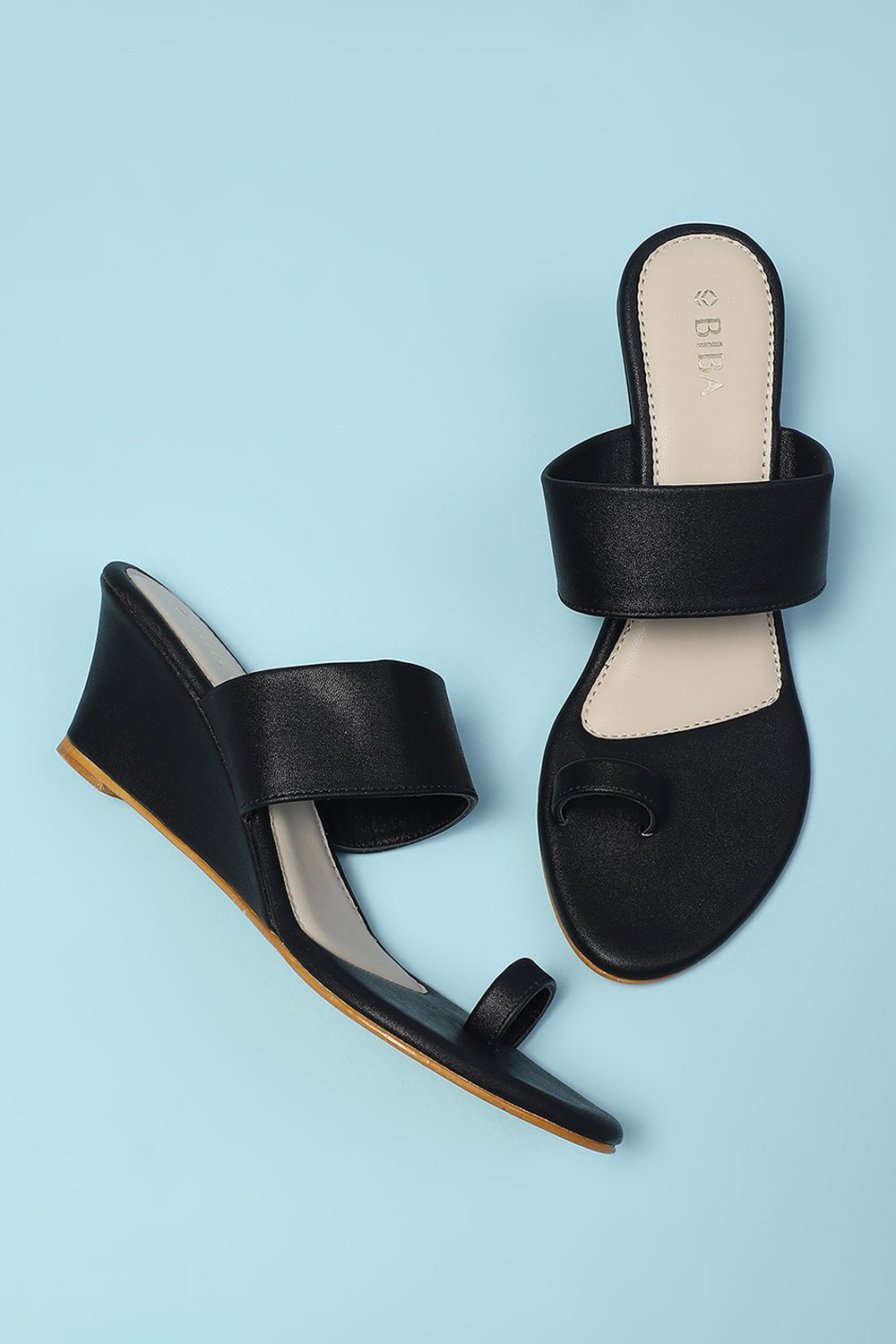 Black Pu Ring Toe Sandals image number 4