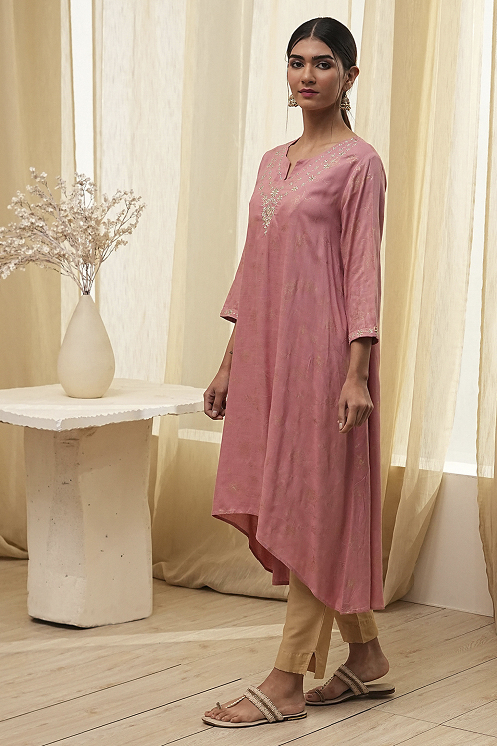 Dull Pink Asymmetric Kurta image number 2