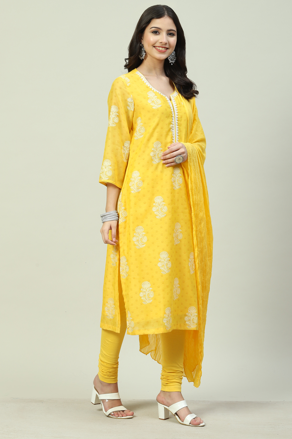 Peach Straight Kurta Churidar Suit Set image number 6