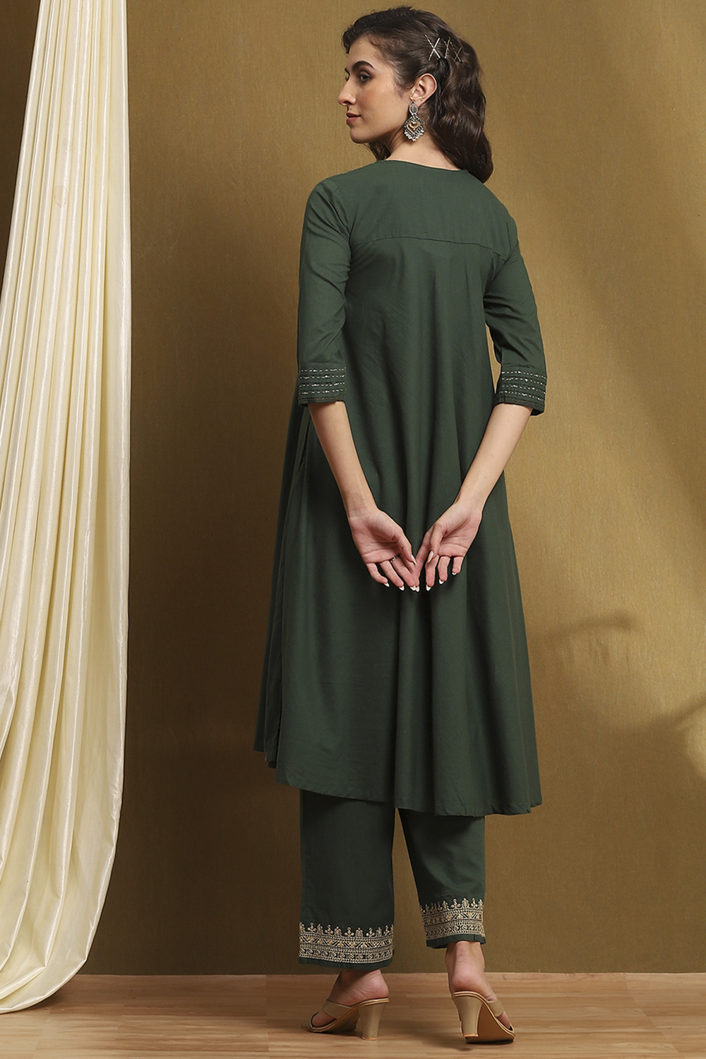 Dark Green Cotton A Line Suit Set image number 4