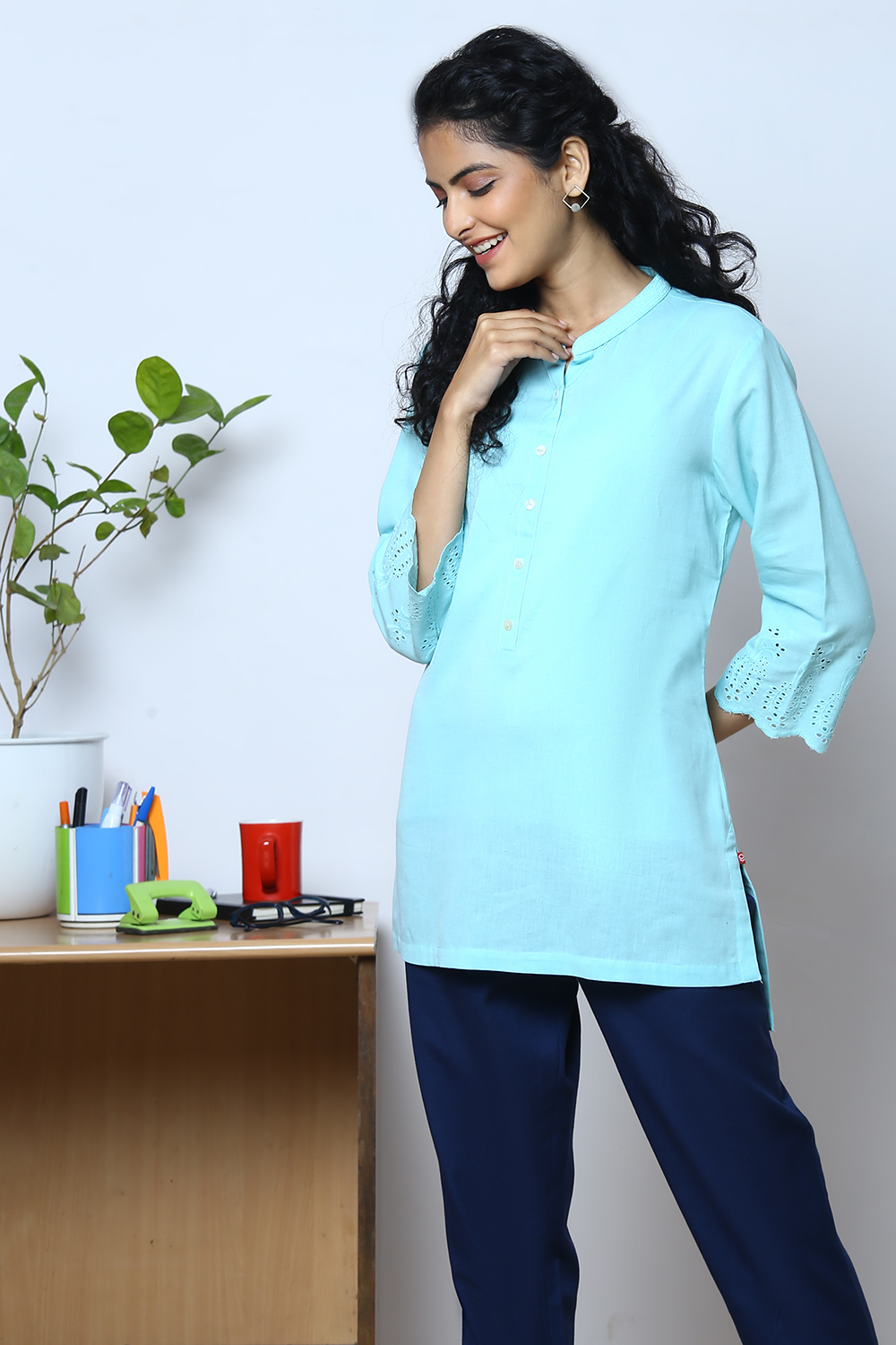 Mint Cotton Flax Short Solid Kurti image number 3