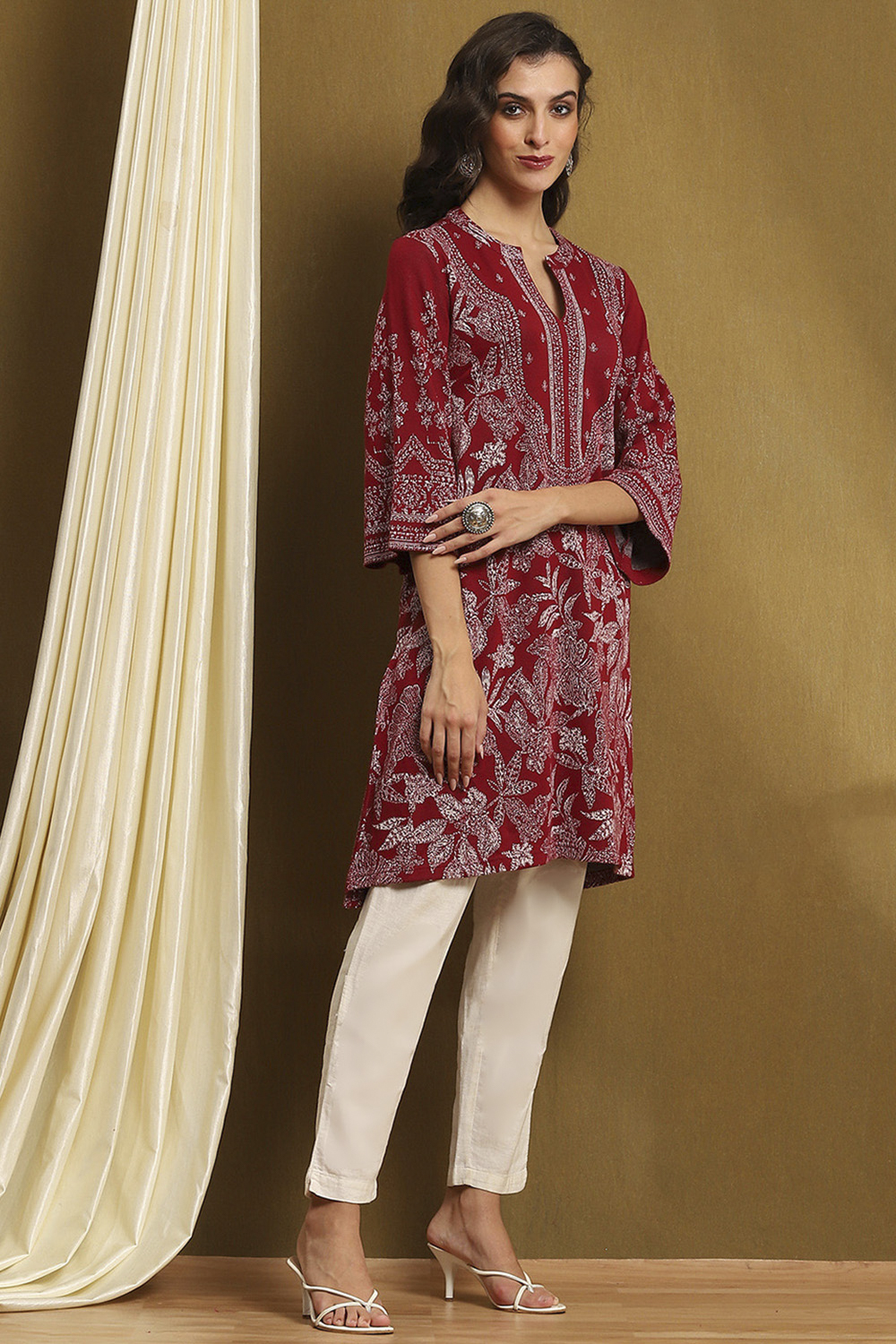 Maroon Jacquard Straight Kurta image number 4