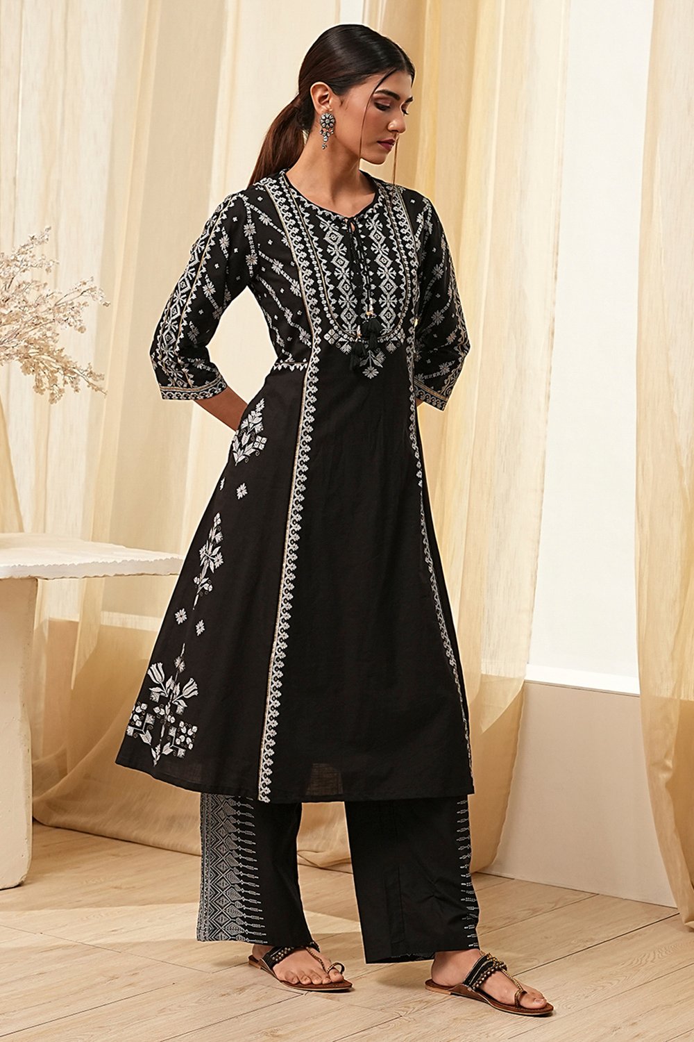 Off-White Pure Cotton Printed A-line Kurta Set image number 5