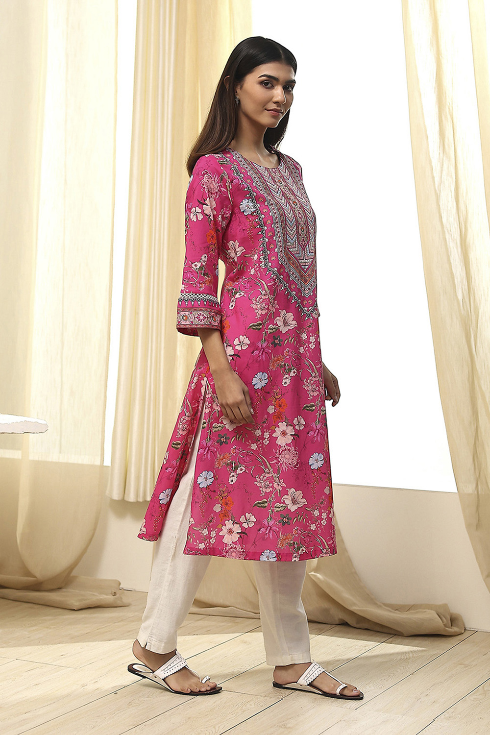 Pink Pure Cotton Floral Straight Kurta image number 4