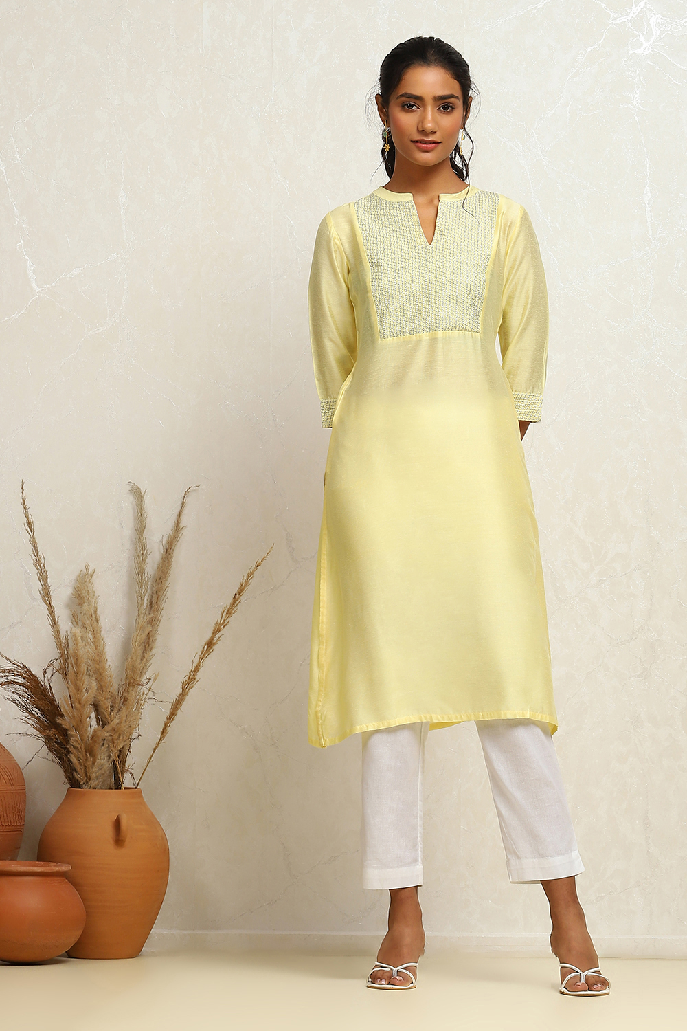 Yellow Solid Nylon Viscose Straight Kurta image number 5