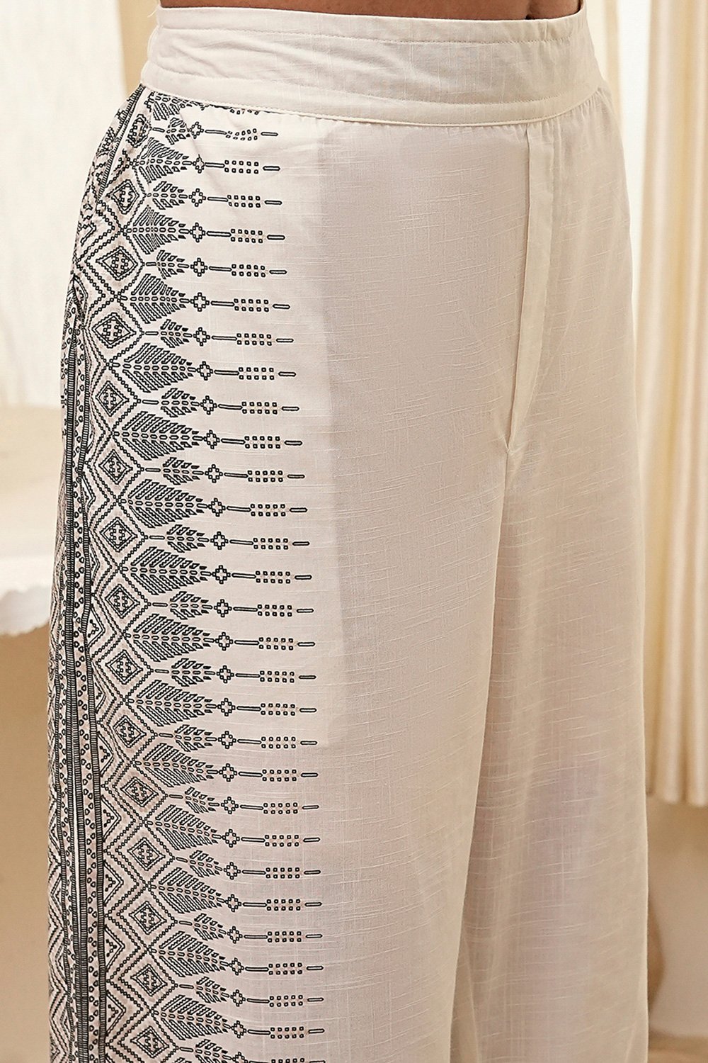 Off-White Pure Cotton Printed A-line Kurta Set image number 2