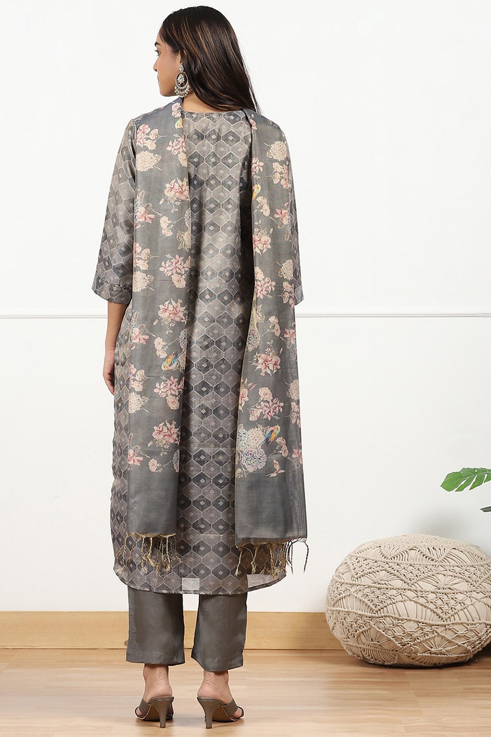 Grey Linen Blend Digital Print Unstitched Suit Set image number 4