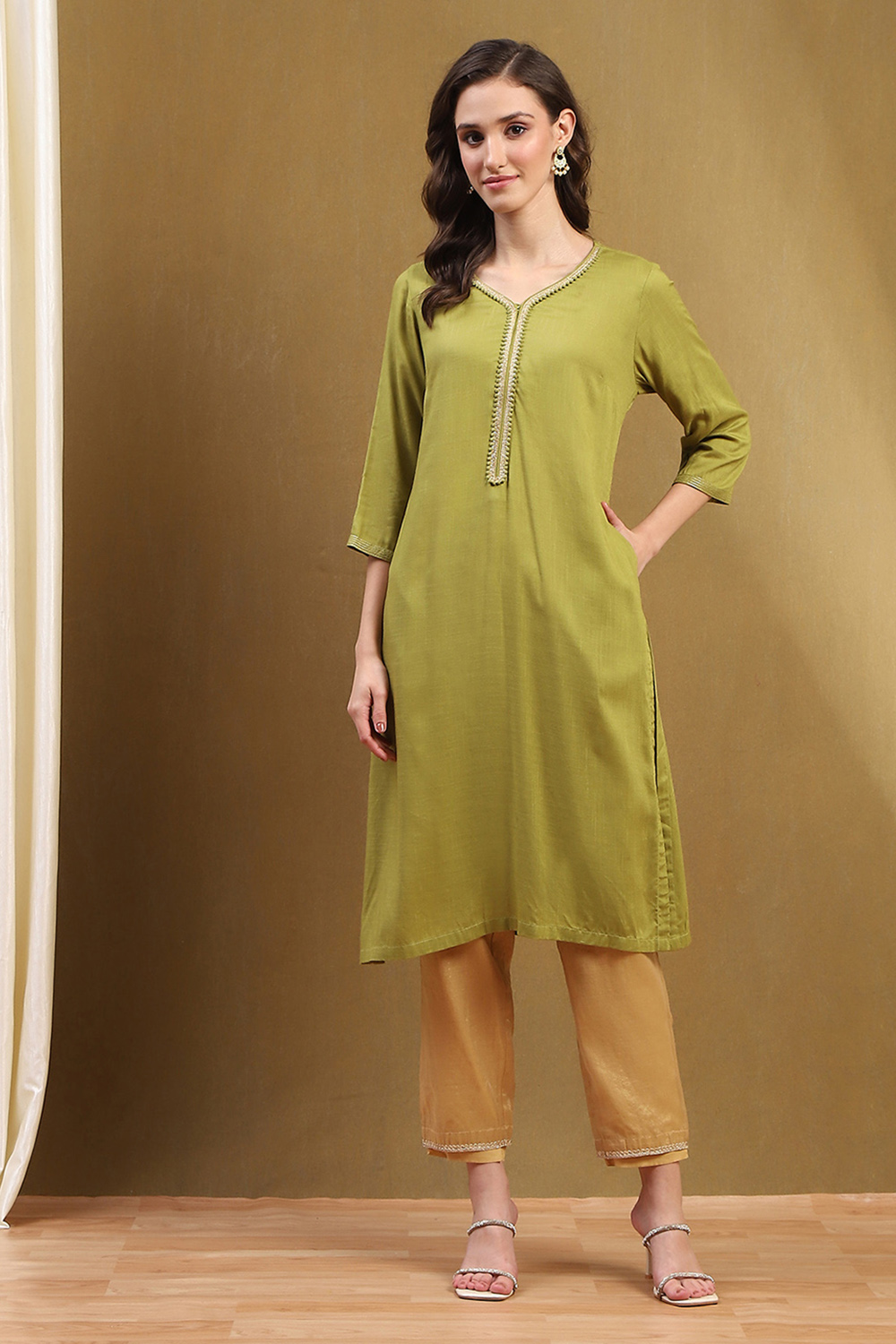 Green Solid Regular Fit Straight Kurta image number 5